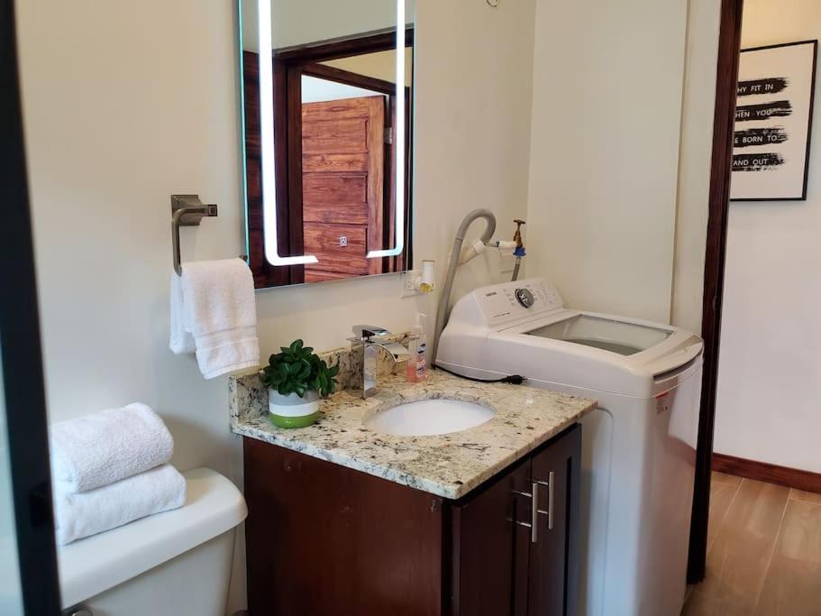 'The Solace' New Luxury Modern 1Bed 1Bath Apt. Portmore Exteriér fotografie