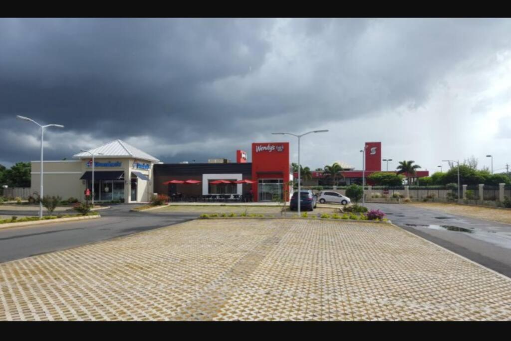 'The Solace' New Luxury Modern 1Bed 1Bath Apt. Portmore Exteriér fotografie